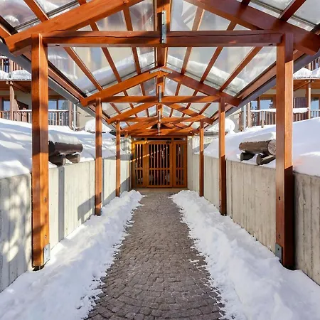 Hostdomus - Sansicario Wild View R21 Apartment *